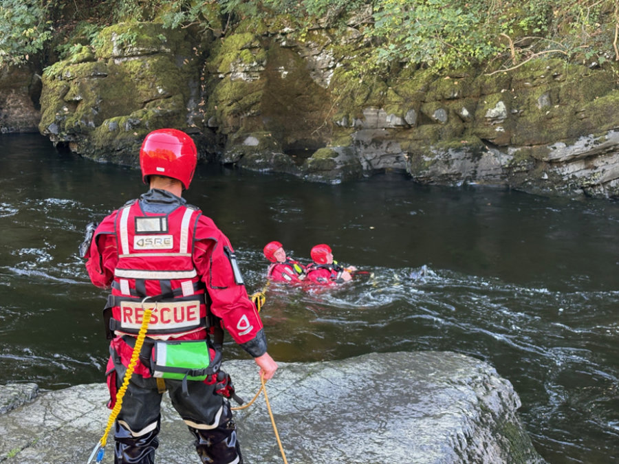 Mundesley Independent Lifeboat crew undertaking 
				flood and swift water rescue training